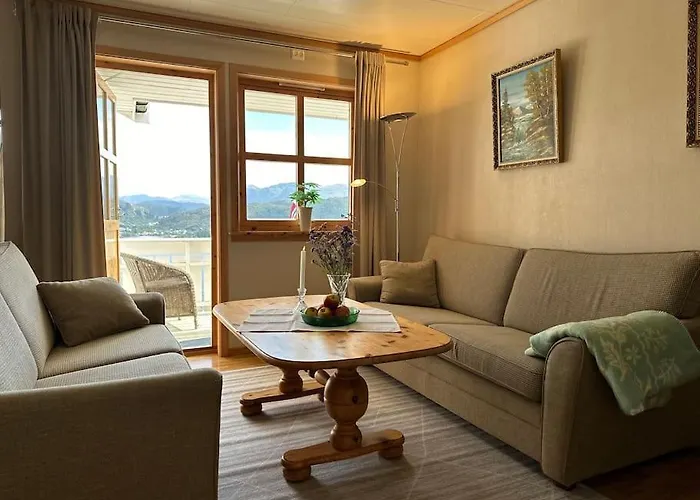 Hus Med Panorama Utsikt